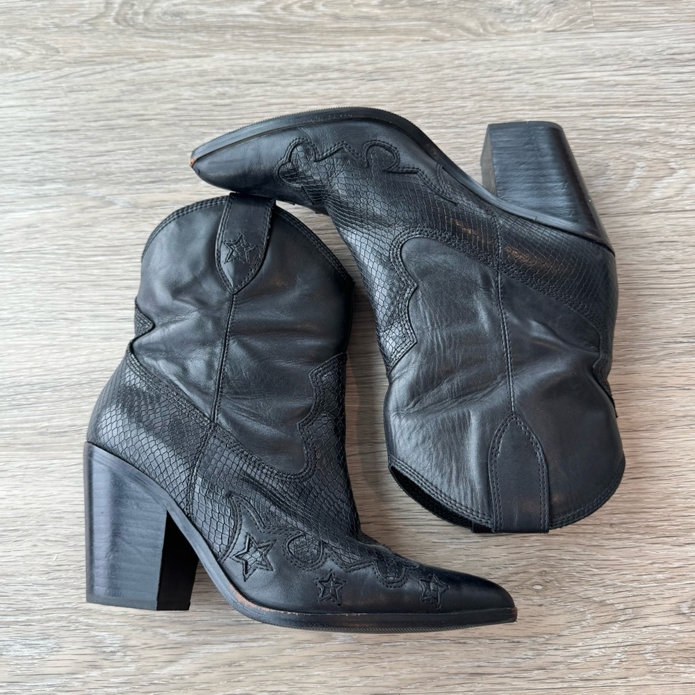 Tezza x ALDO collab cowboy ankle boot - Picture 3 of 9